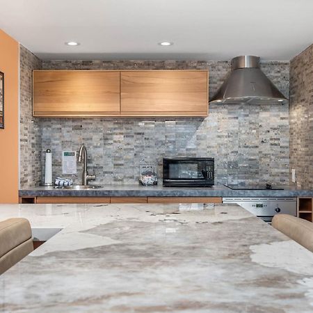 Le Chamois By Whistler Premier Apartment ภายนอก รูปภาพ