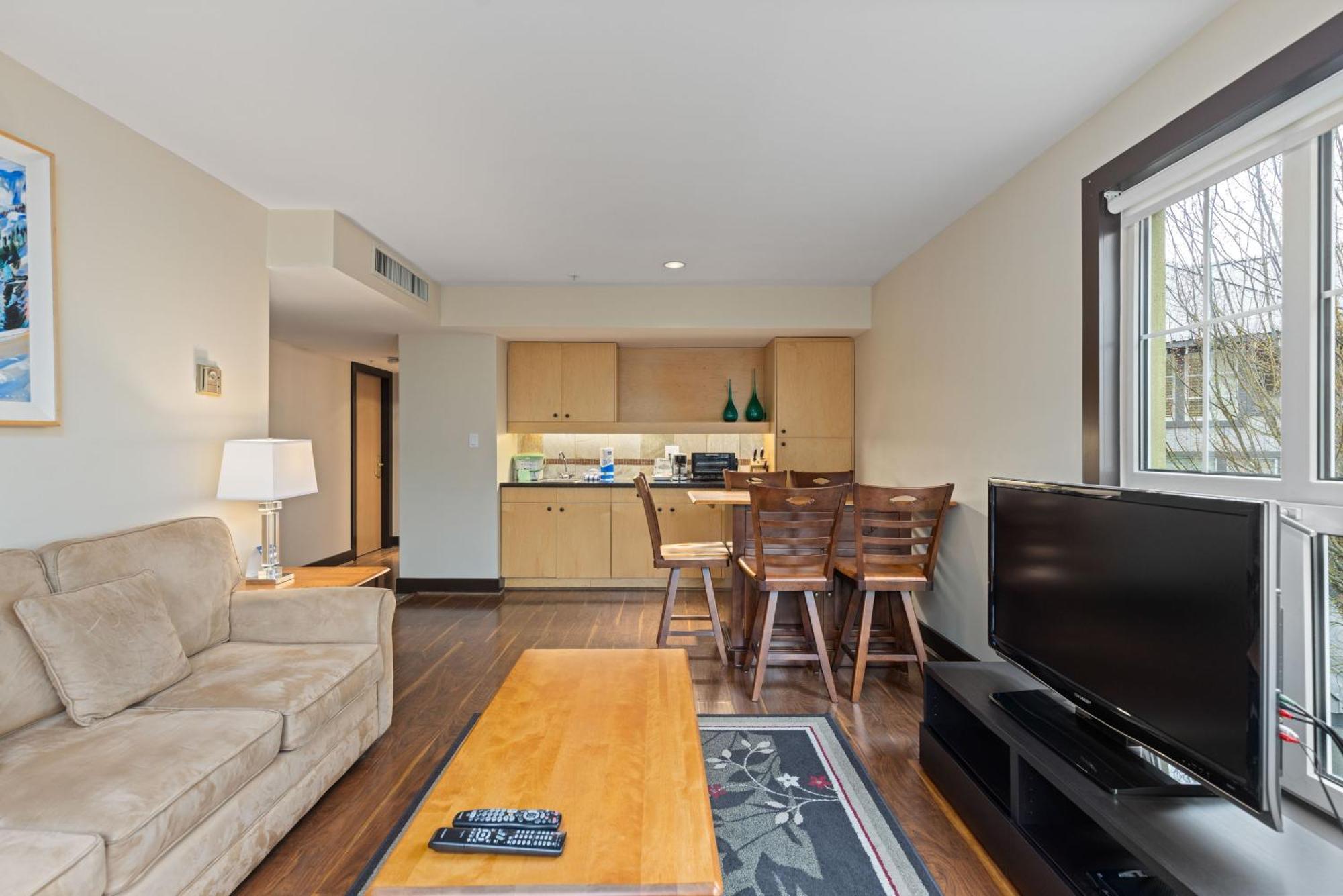 Le Chamois By Whistler Premier Apartment ภายนอก รูปภาพ