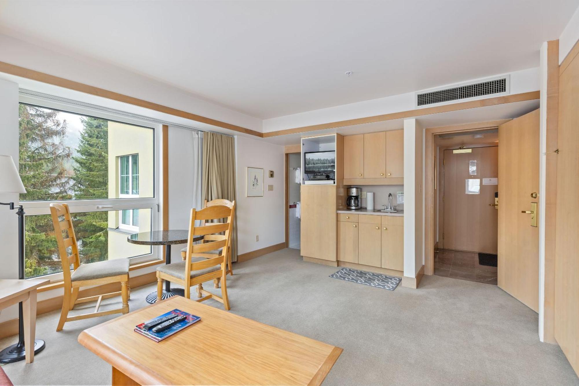 Le Chamois By Whistler Premier Apartment ภายนอก รูปภาพ