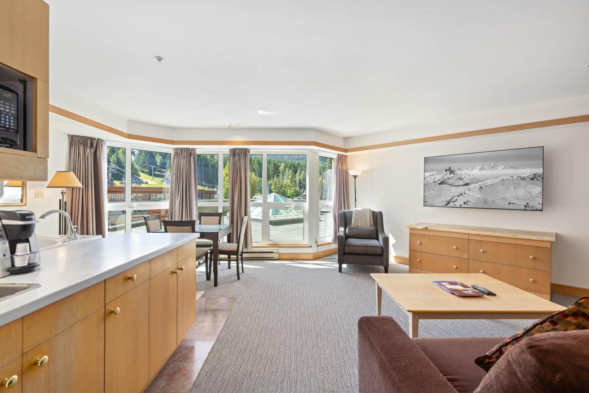Le Chamois By Whistler Premier Apartment ภายนอก รูปภาพ