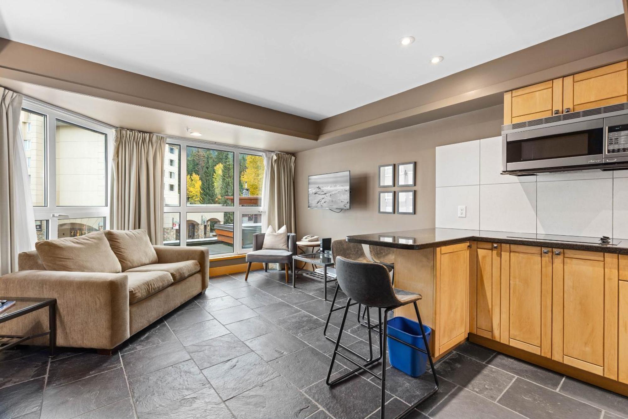 Le Chamois By Whistler Premier Apartment ภายนอก รูปภาพ