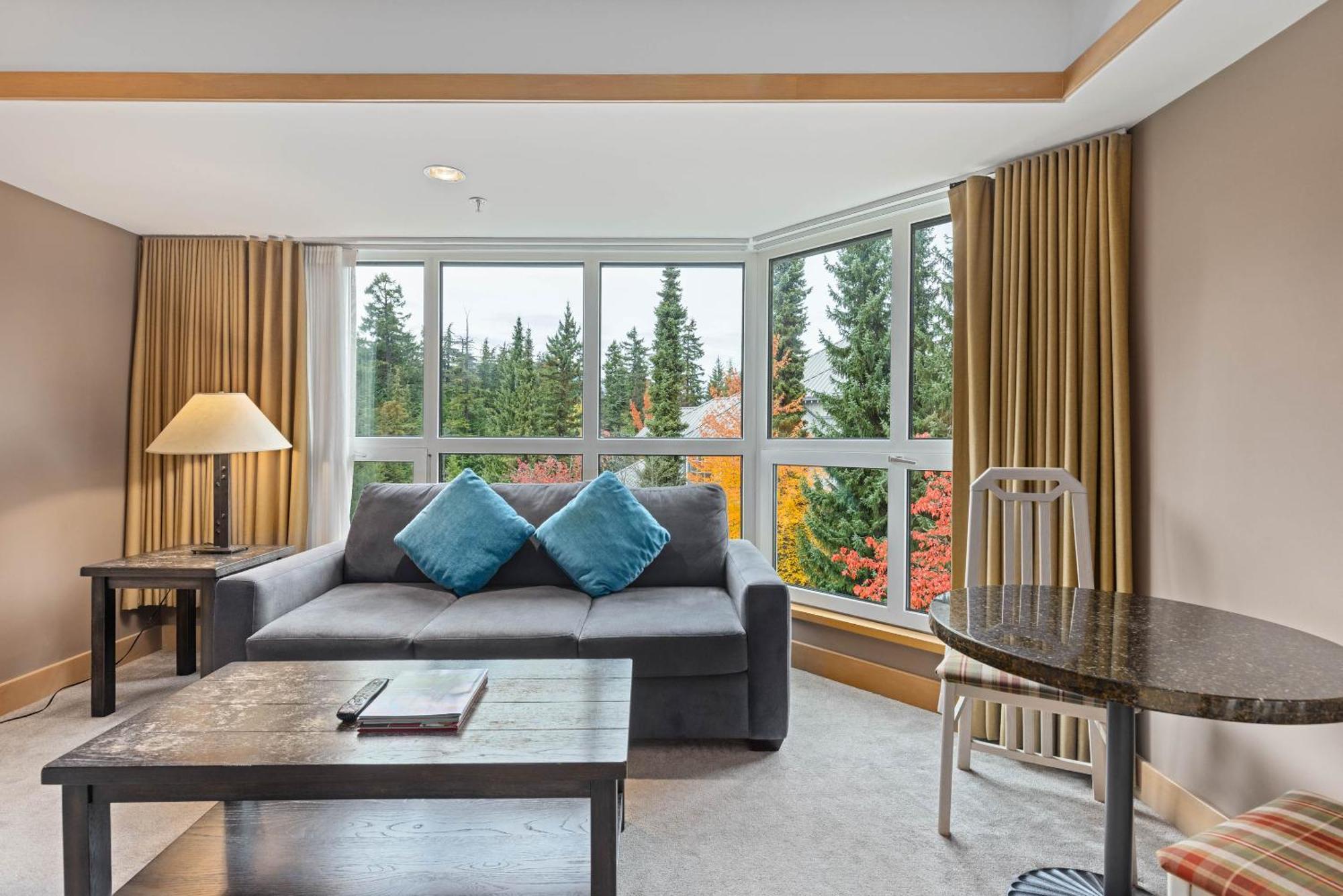 Le Chamois By Whistler Premier Apartment ภายนอก รูปภาพ