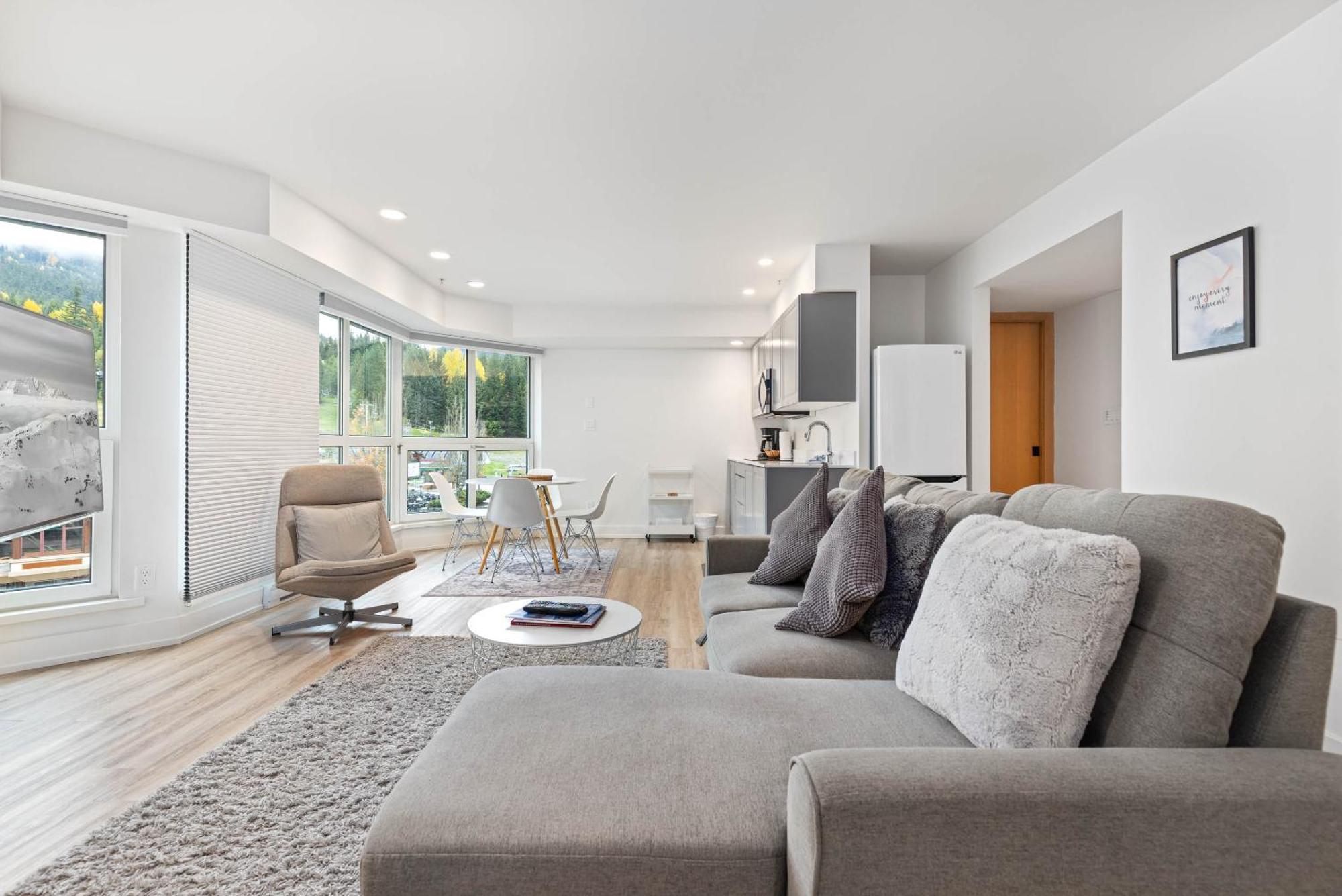 Le Chamois By Whistler Premier Apartment ภายนอก รูปภาพ